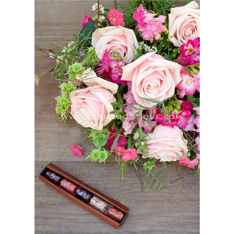 "All out of love" | Bouquet and Chocolates "All out of love" | Bouquet and Chocolates